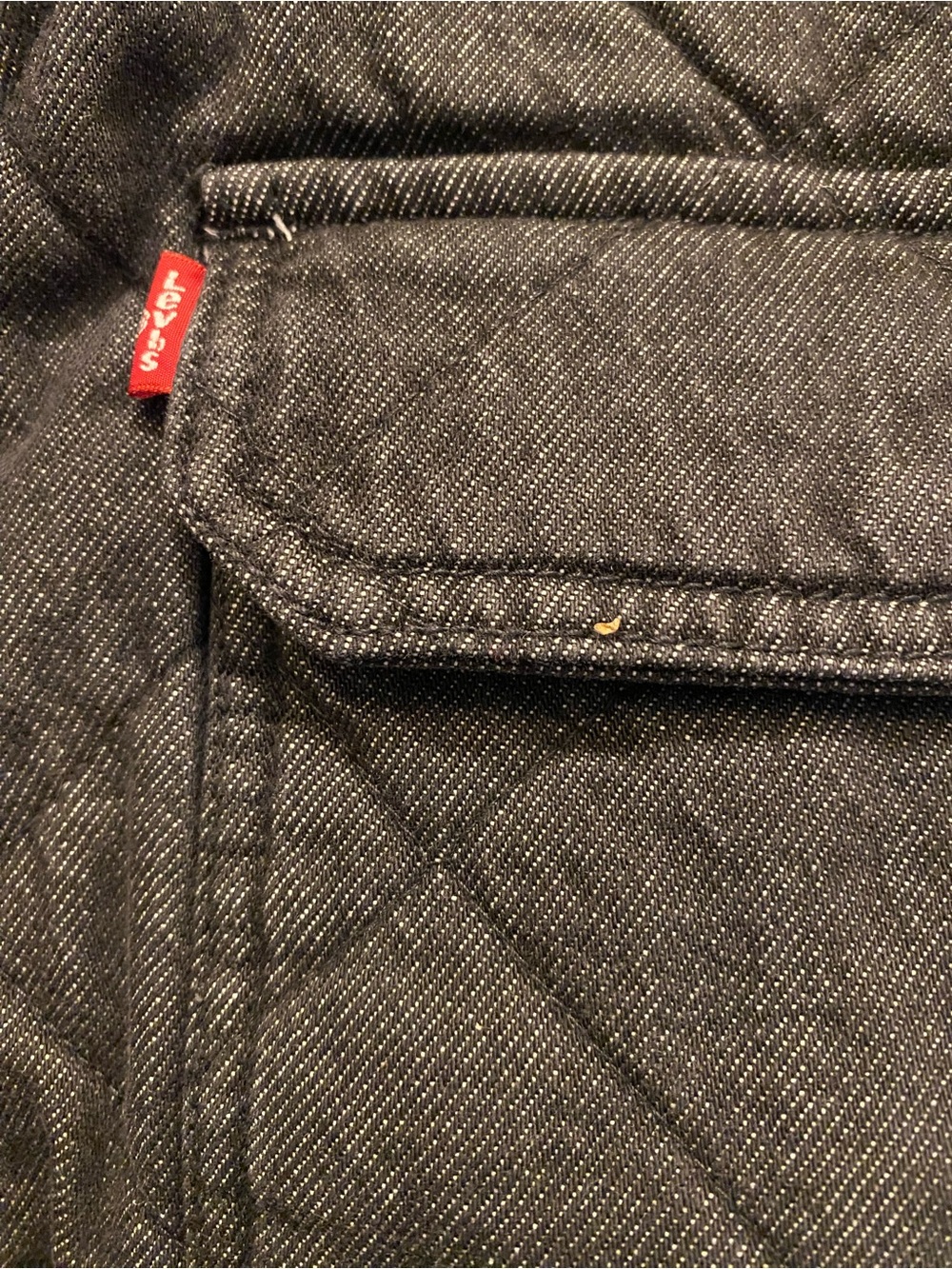 Levi's Quilted Black Men's Lightweight Jacket with Chest Pockets - Picture 3 of 8